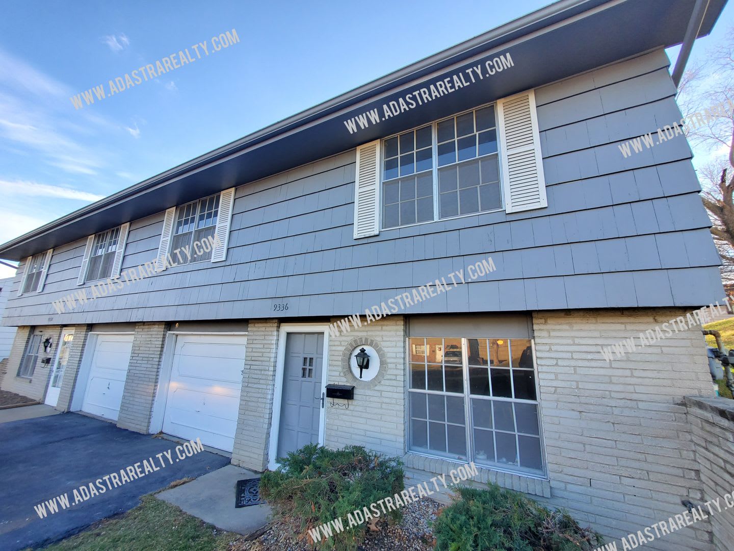 Completely Remodeled Overland Park Duplex Available In August – photo 2