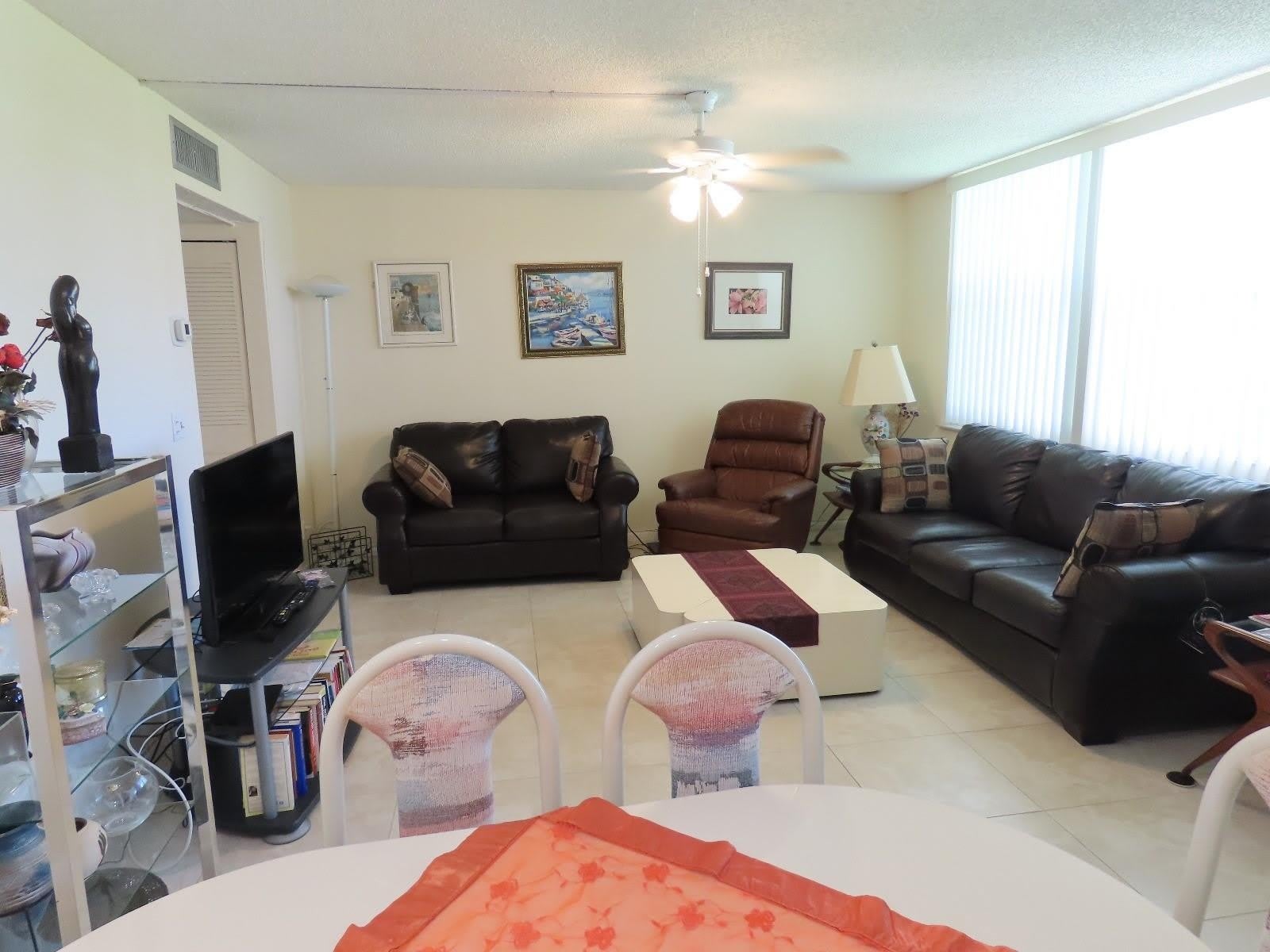 17 Willowbrook Lane – photo 2