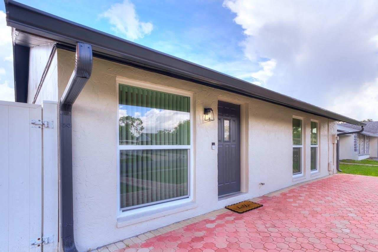 8541 BRIAR GROVE Circle – photo 2