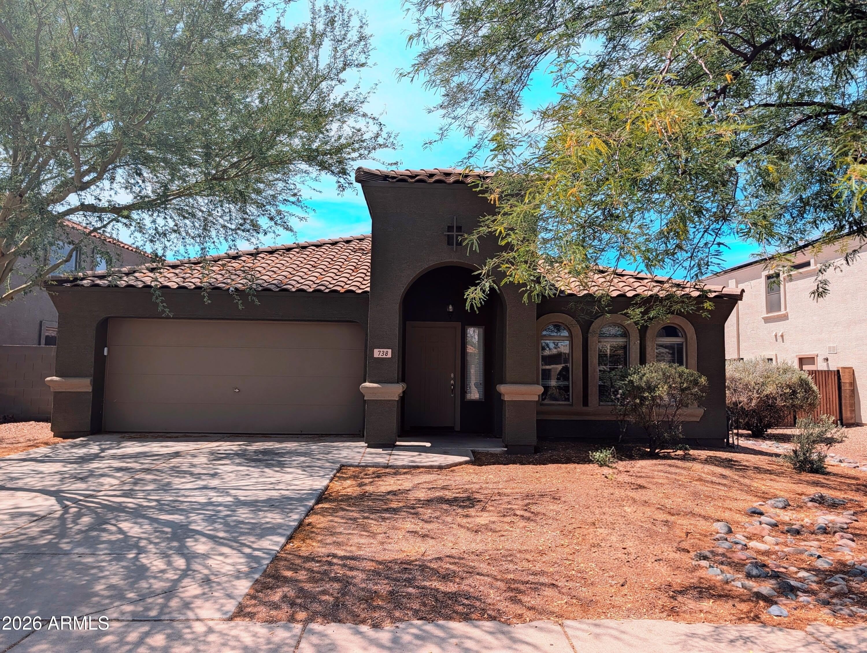 738 E SADDLE Way – photo 2
