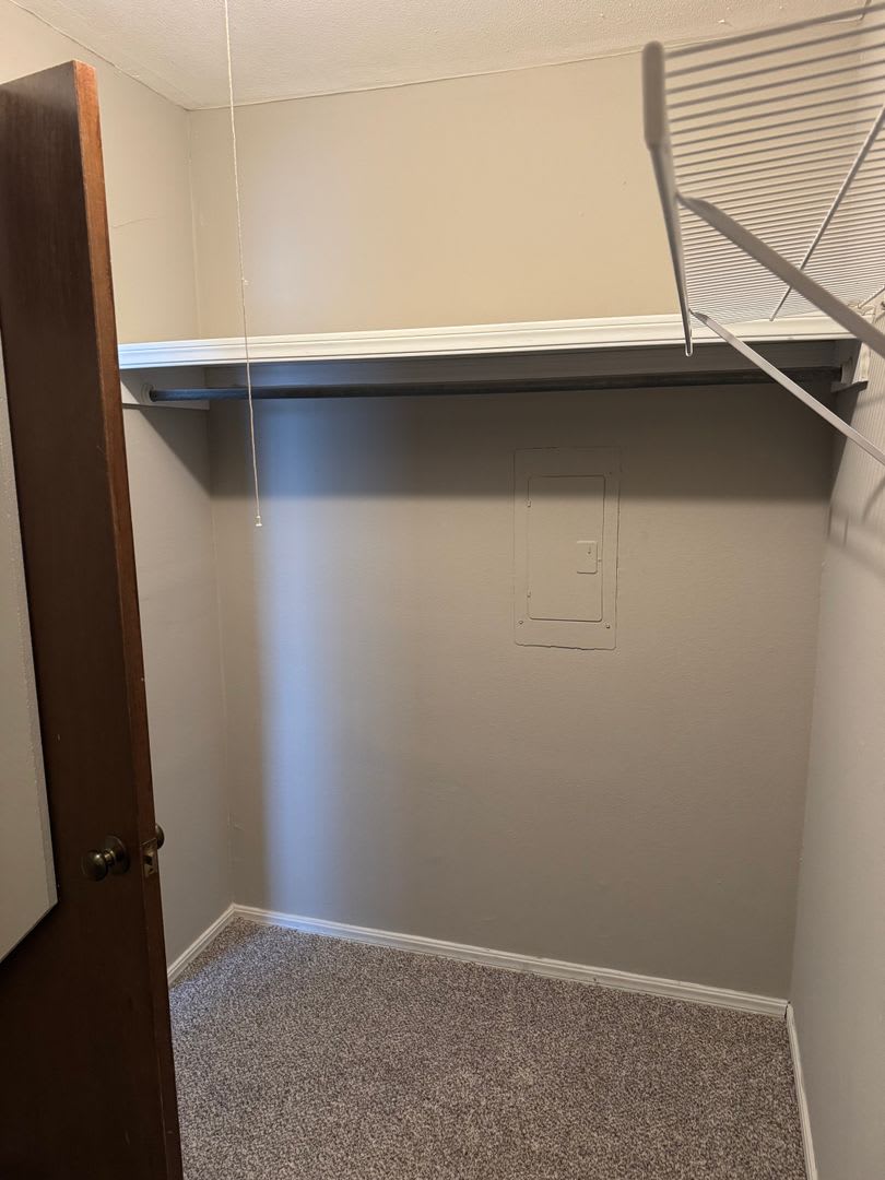 1 Bedroom 1 Bath Apartment Available – photo 3