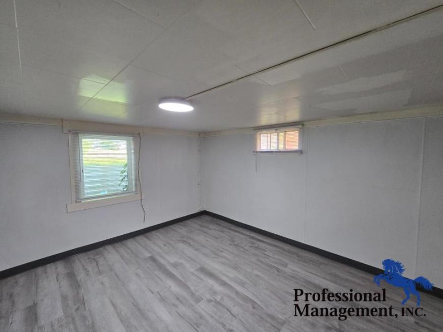 520 Avenue B – photo 4