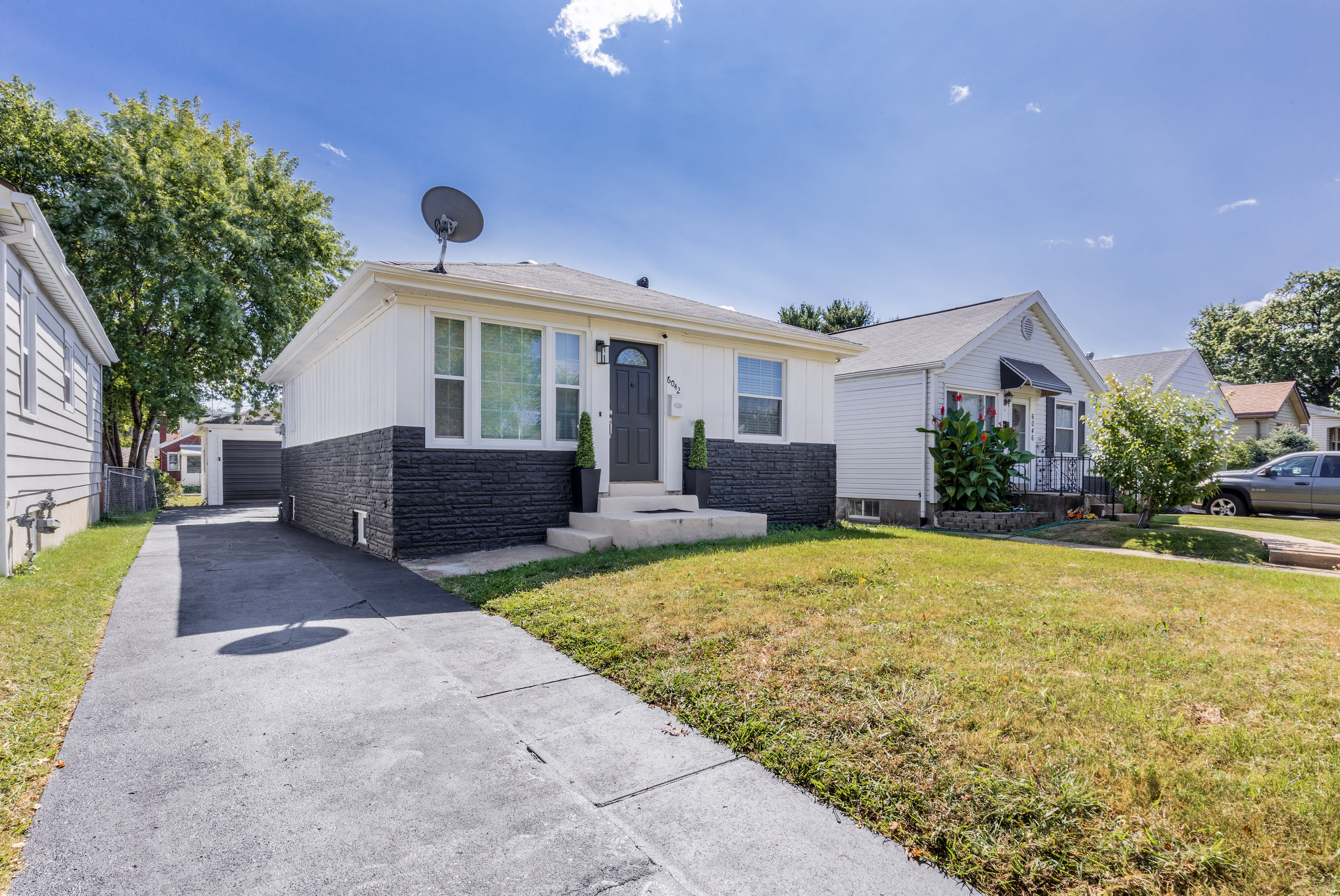 6042 Hancock Ave – photo 2