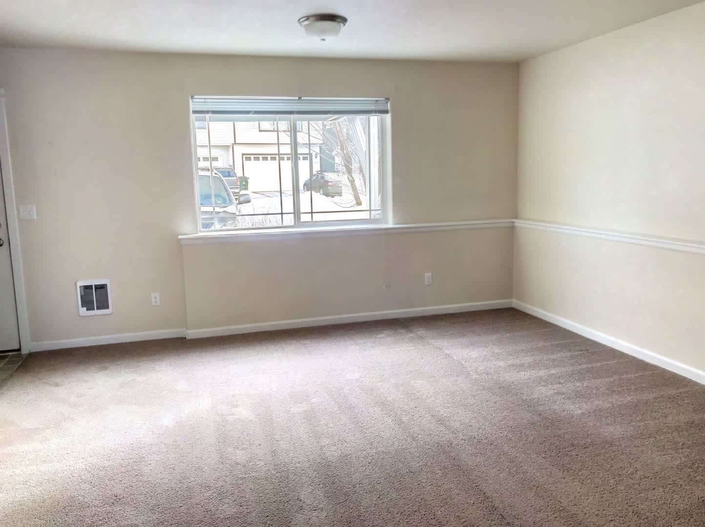 Pet Friendly town house for rent – photo 2