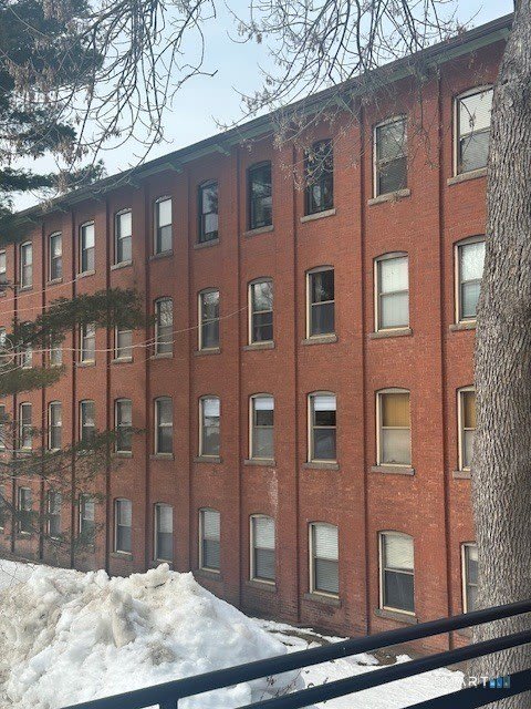 222 Williams Street E – photo 2