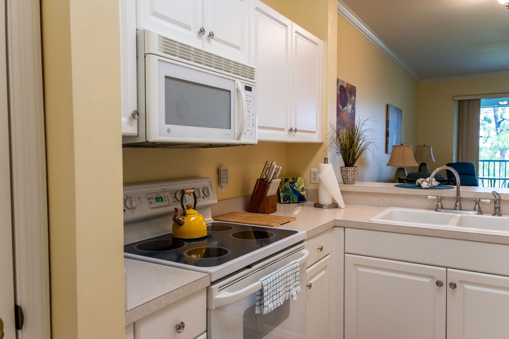 *** CHARMING 2/BEDS 2/BATHS***FOREST GLEN**8 GOLF & CC***RESORT STYLE LIVING*** – photo 3