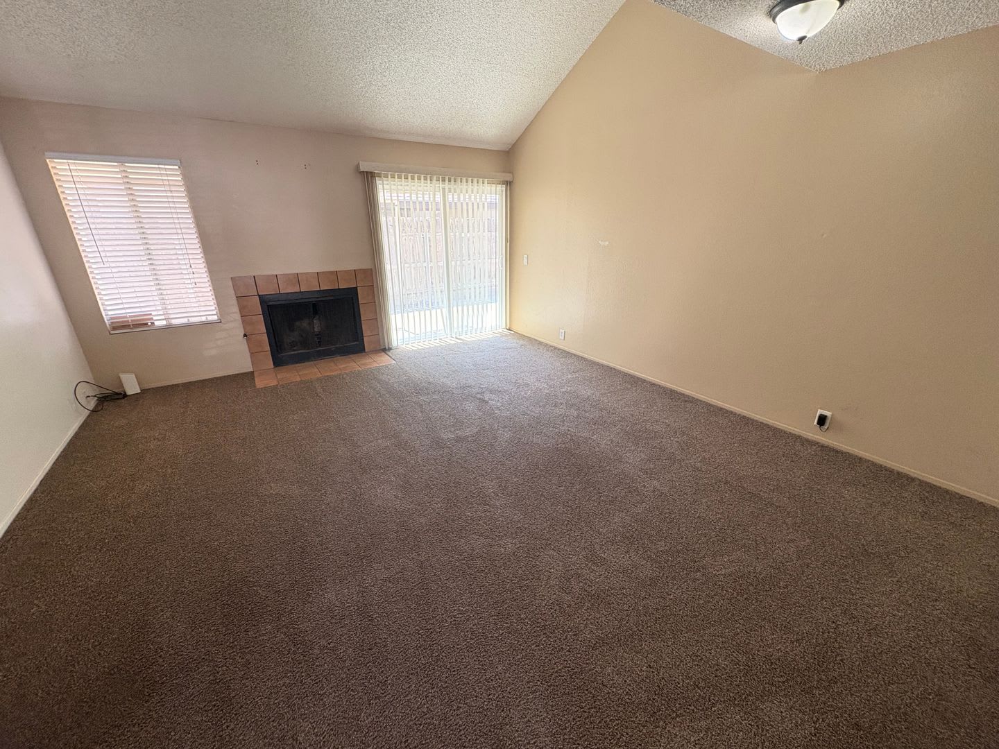 2 bedroom, 2 bath townhome near Mooney Blvd – photo 3