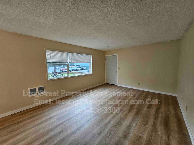 780 NW Joy Ave – photo 2