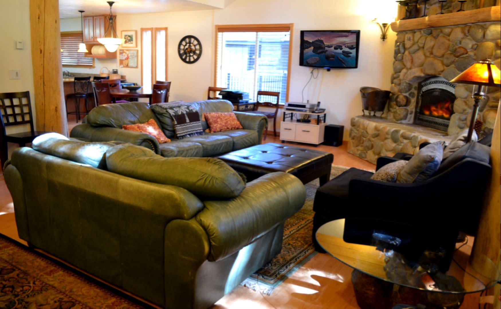 Sweet 2BD Cabin! Avail for a 3-6 month Winter lease! Available 12/01/26- 3/31/27 – photo 5