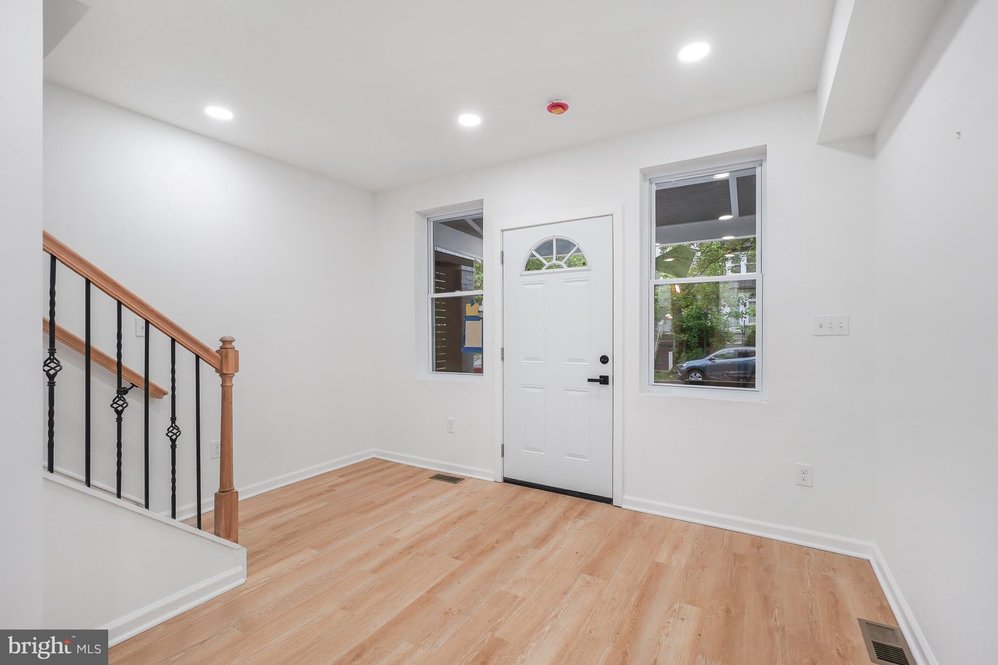 1721 L Street NE – photo 5