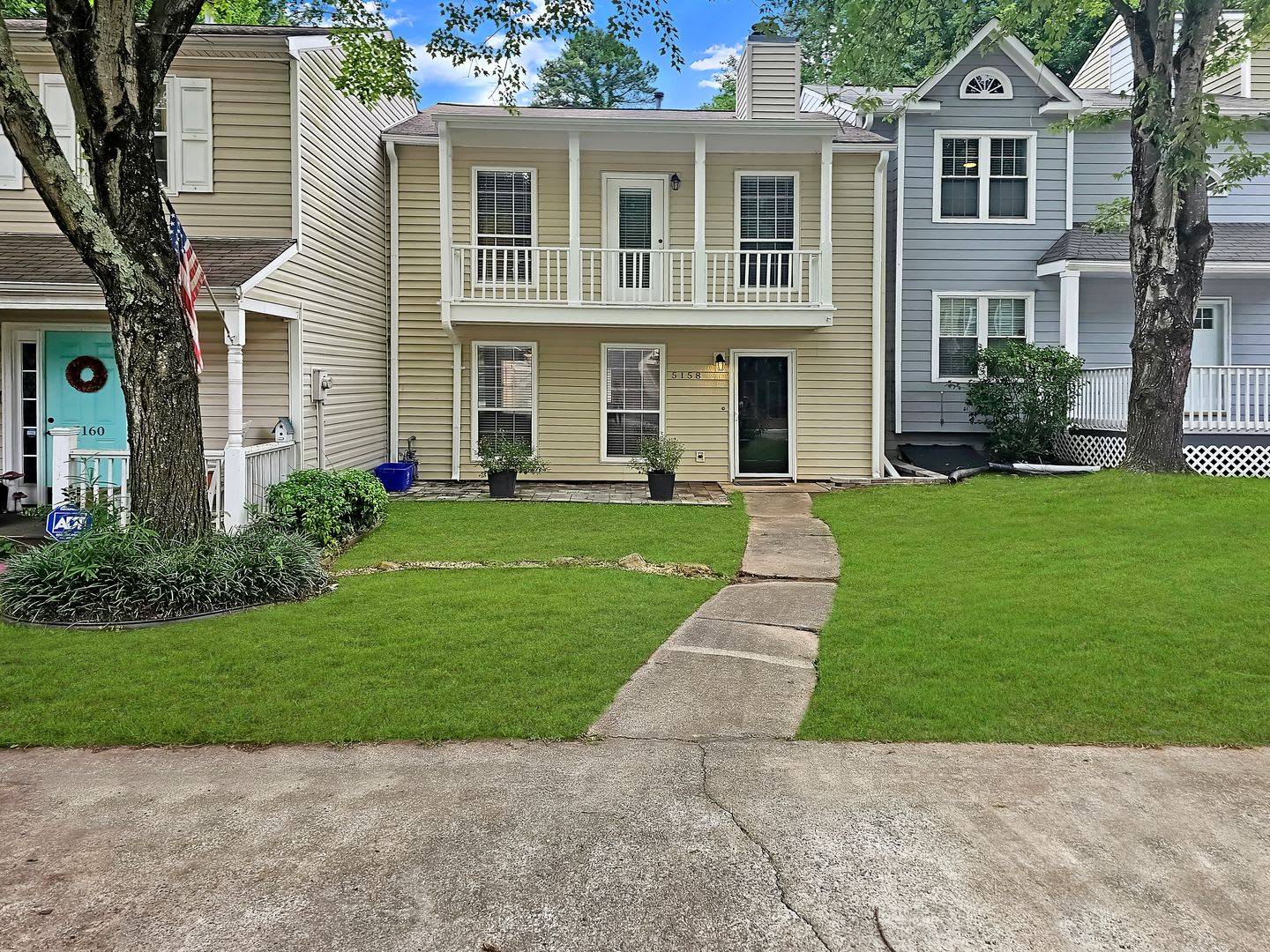 COMING SOON: Beautifully Updated 2/2.5 Townhome Near Truist Park – photo 3