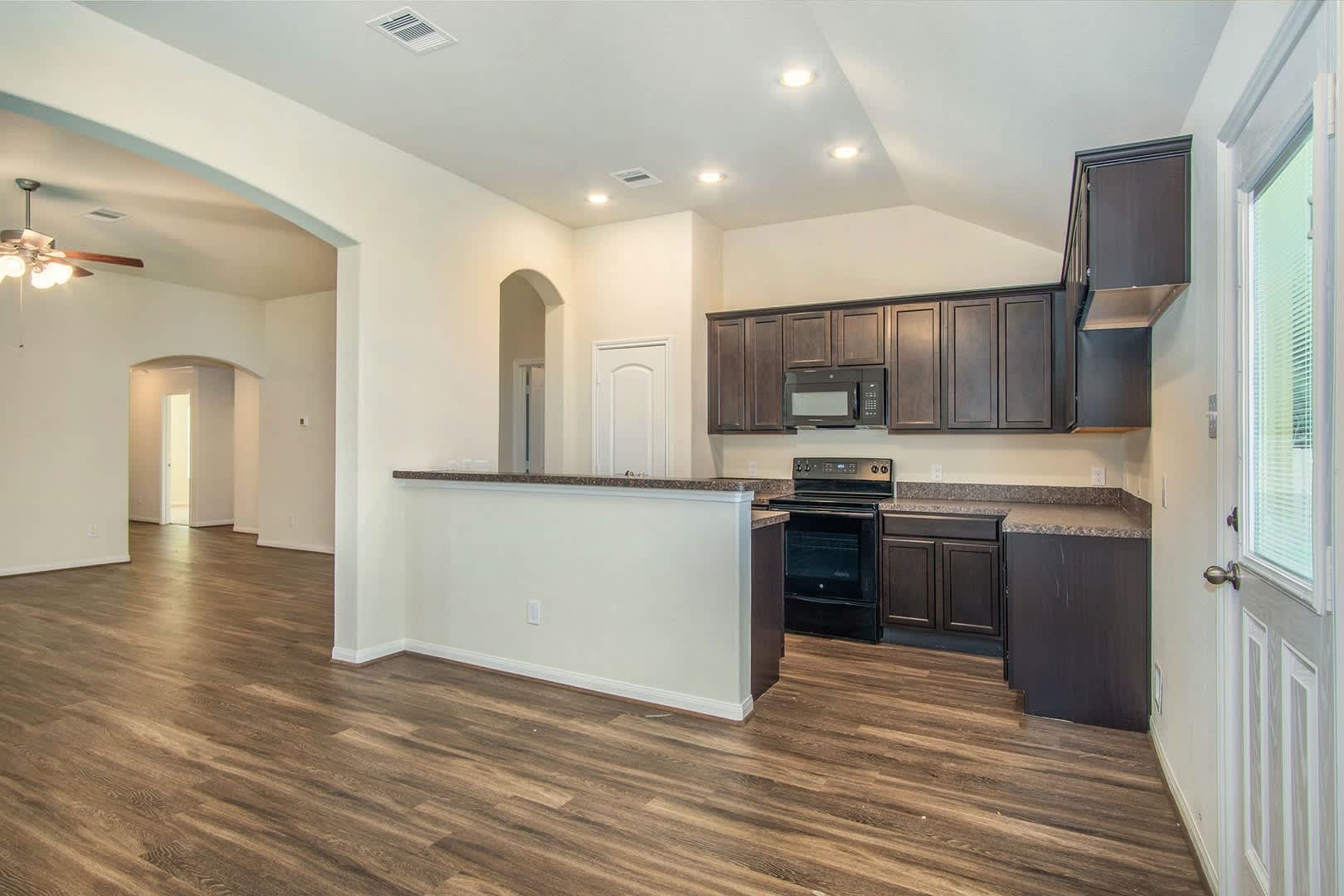 4 Bedroom/2 Bath in Lake Conroe Hills – photo 4
