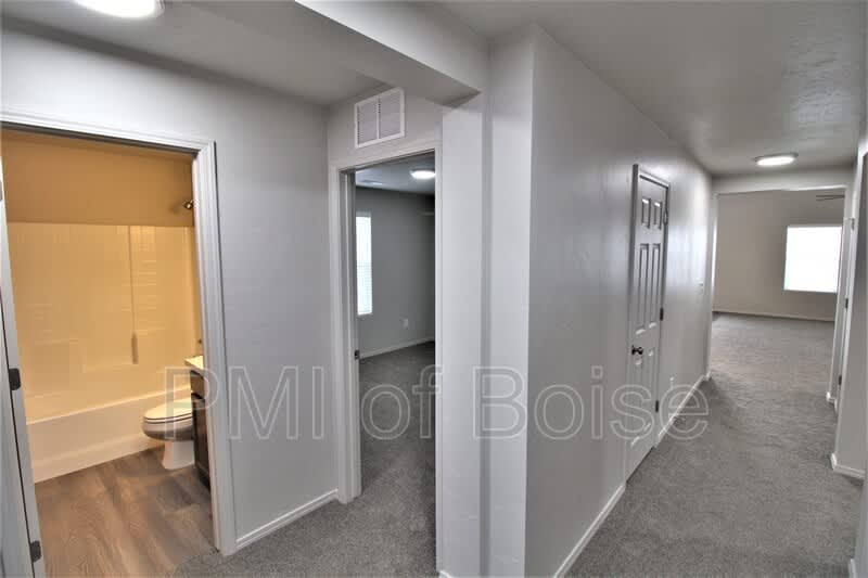 19571 Newhall Pl – photo 5