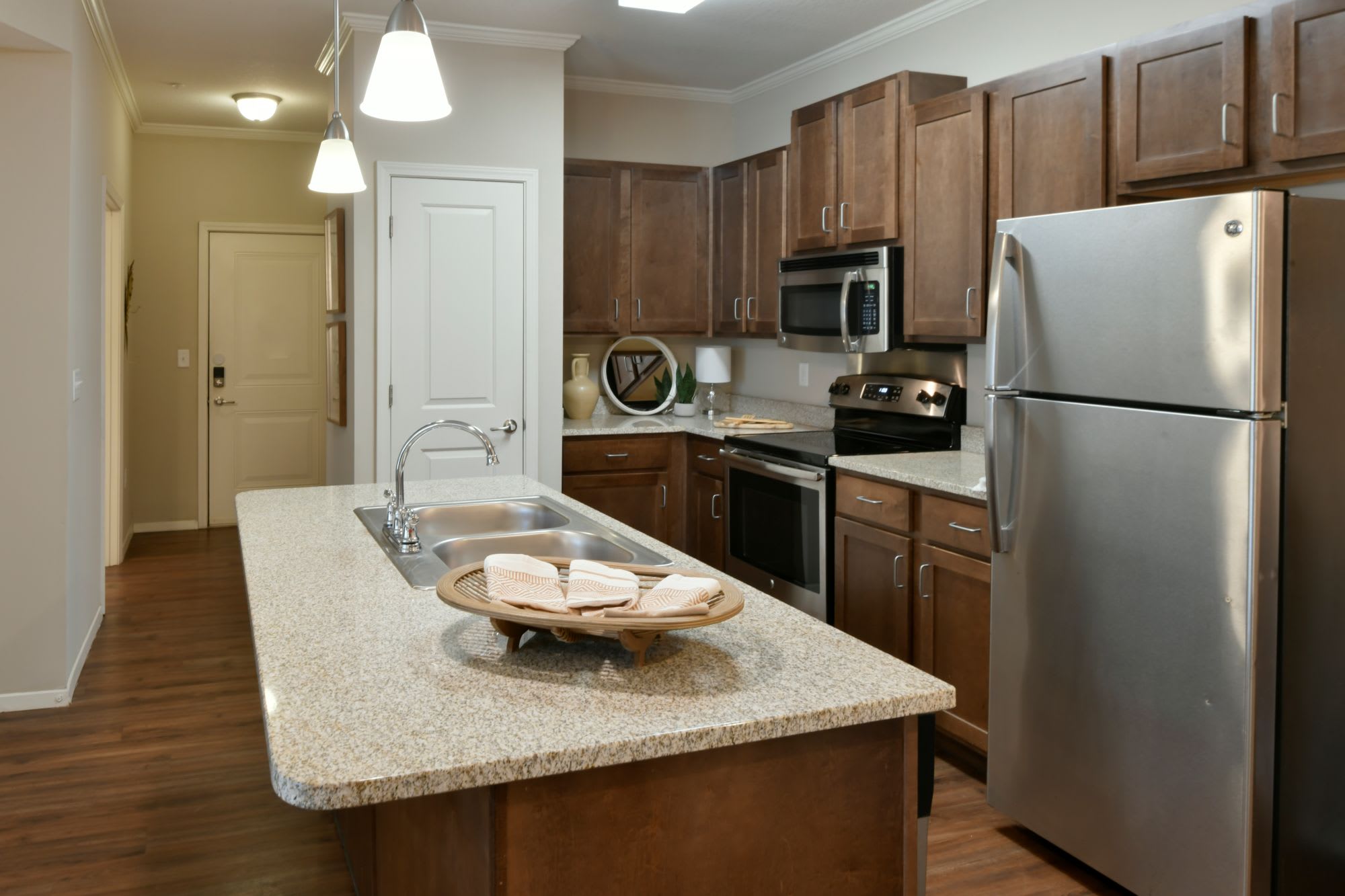 Hall Creek At Arlington Apartment – photo 3