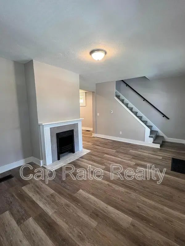 1476 N 6th St – photo 3