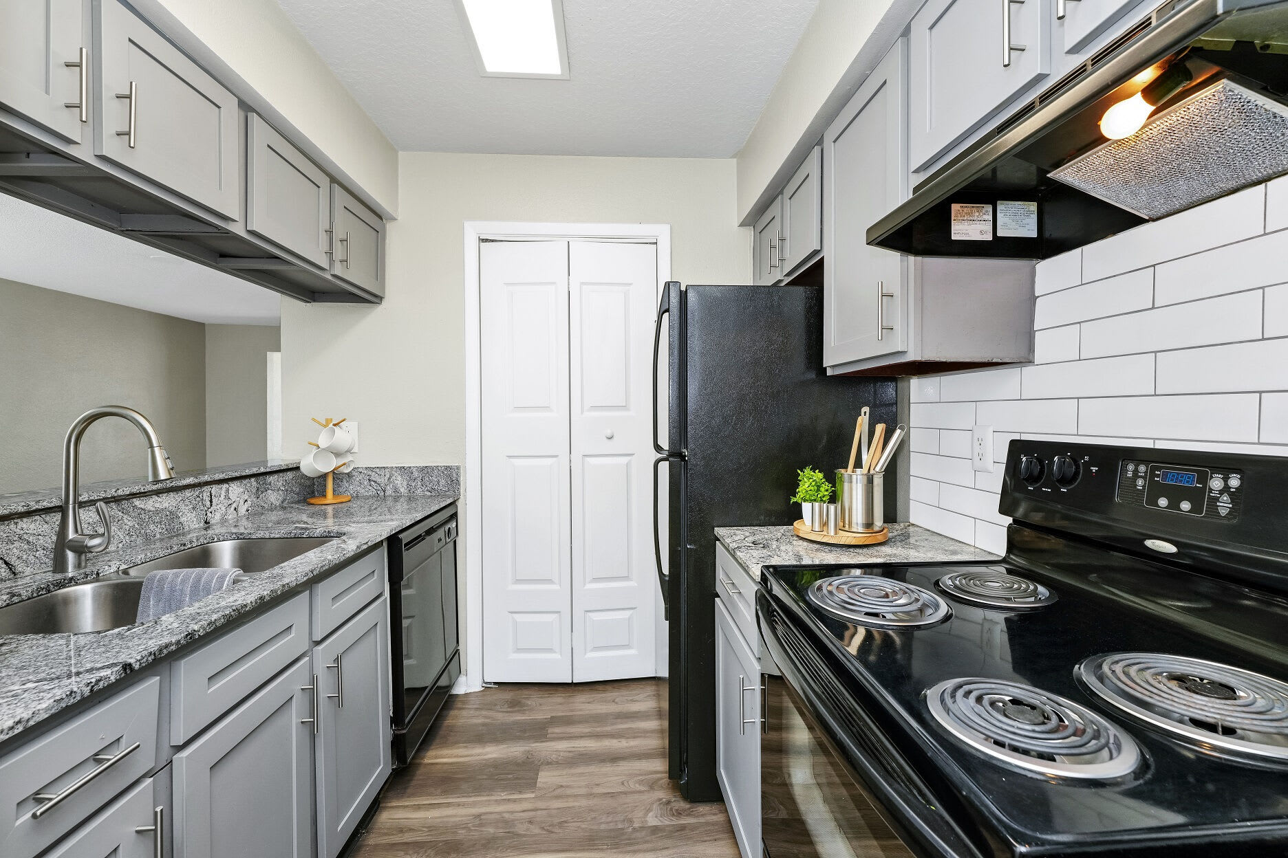 Timberlake Apartments – photo 3