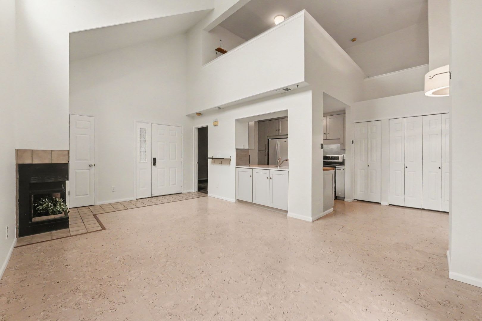 Bright Top-Floor 2 Bed, 2 Bath Condo with Loft & Vaulted Ceilings – photo 2