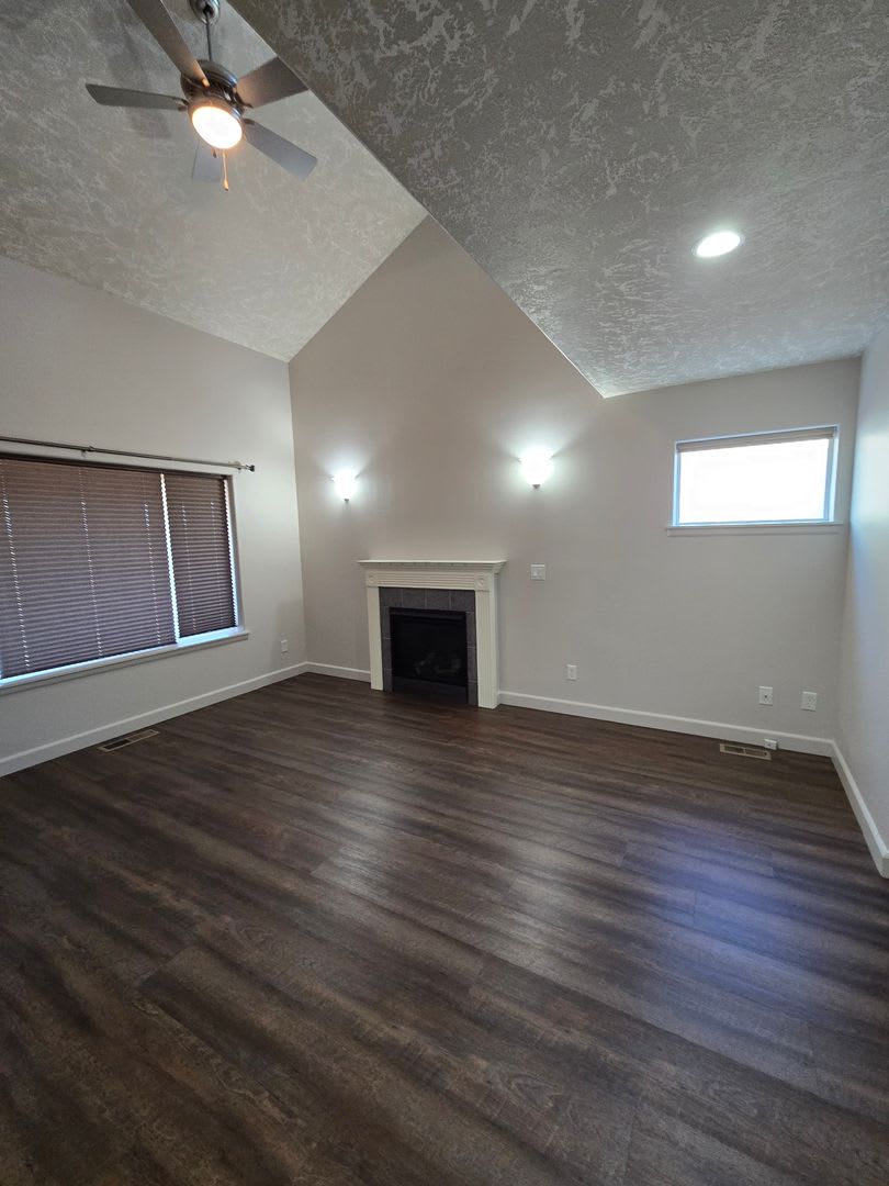 Cat Pet Friendly 3 Bed / 2.5 Bath Home Near I-5 in Albany, OR – photo 4