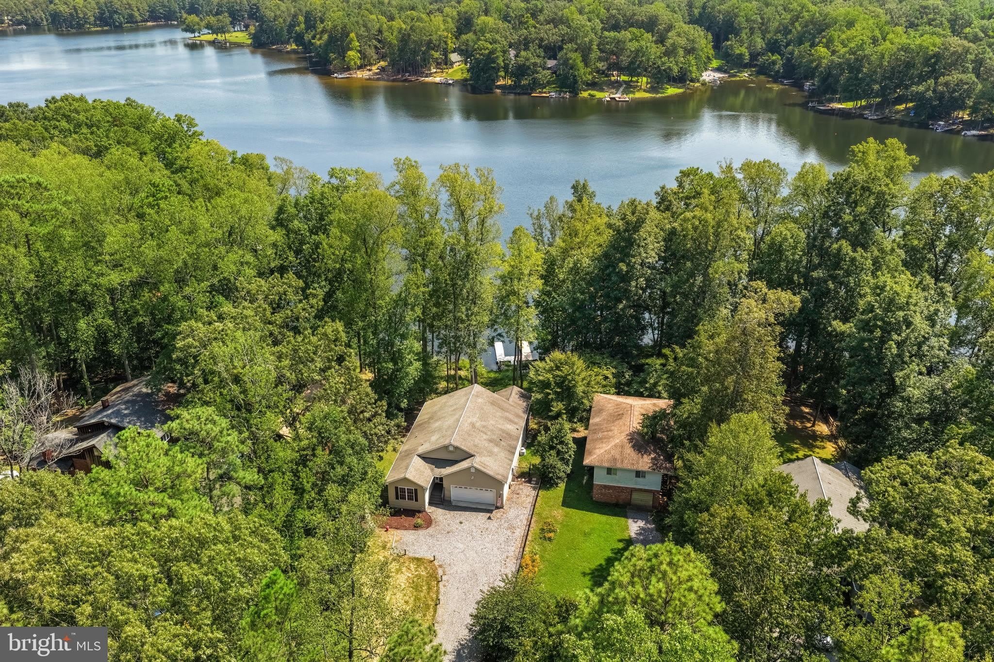 686 LAKE CAROLINE Drive – photo 5