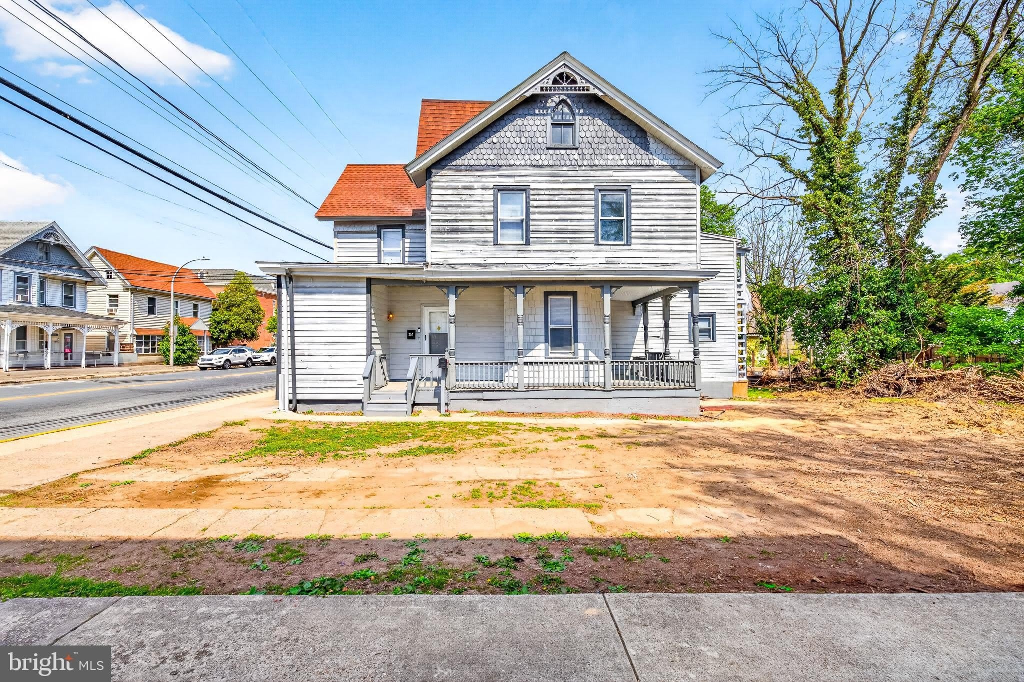 216 W DIVISION Street – photo 1