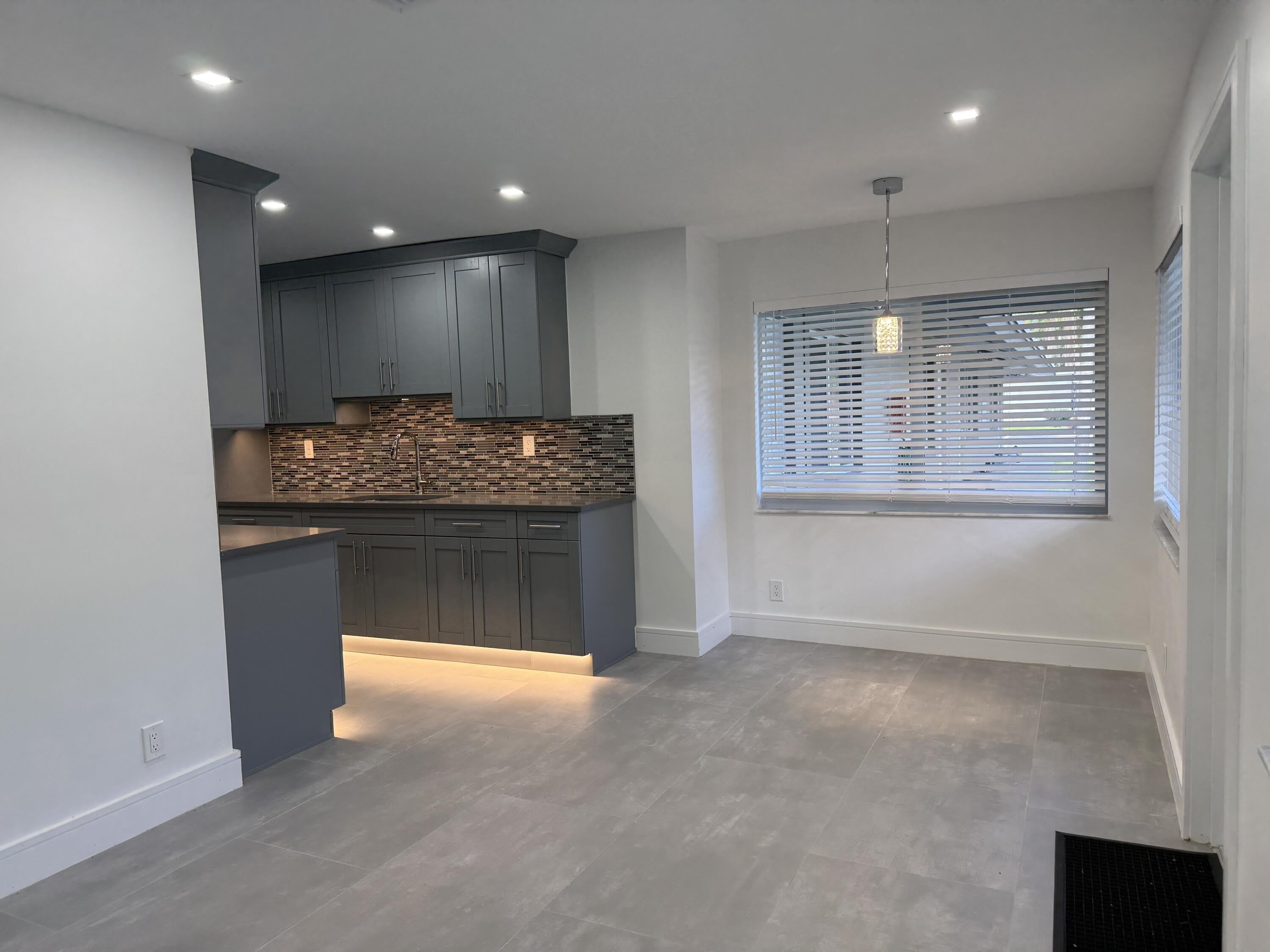1133 Ne 16Th Avenue – photo 3