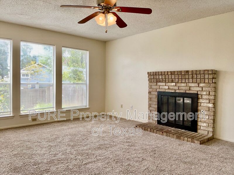 12120 Thompkins Dr – photo 2