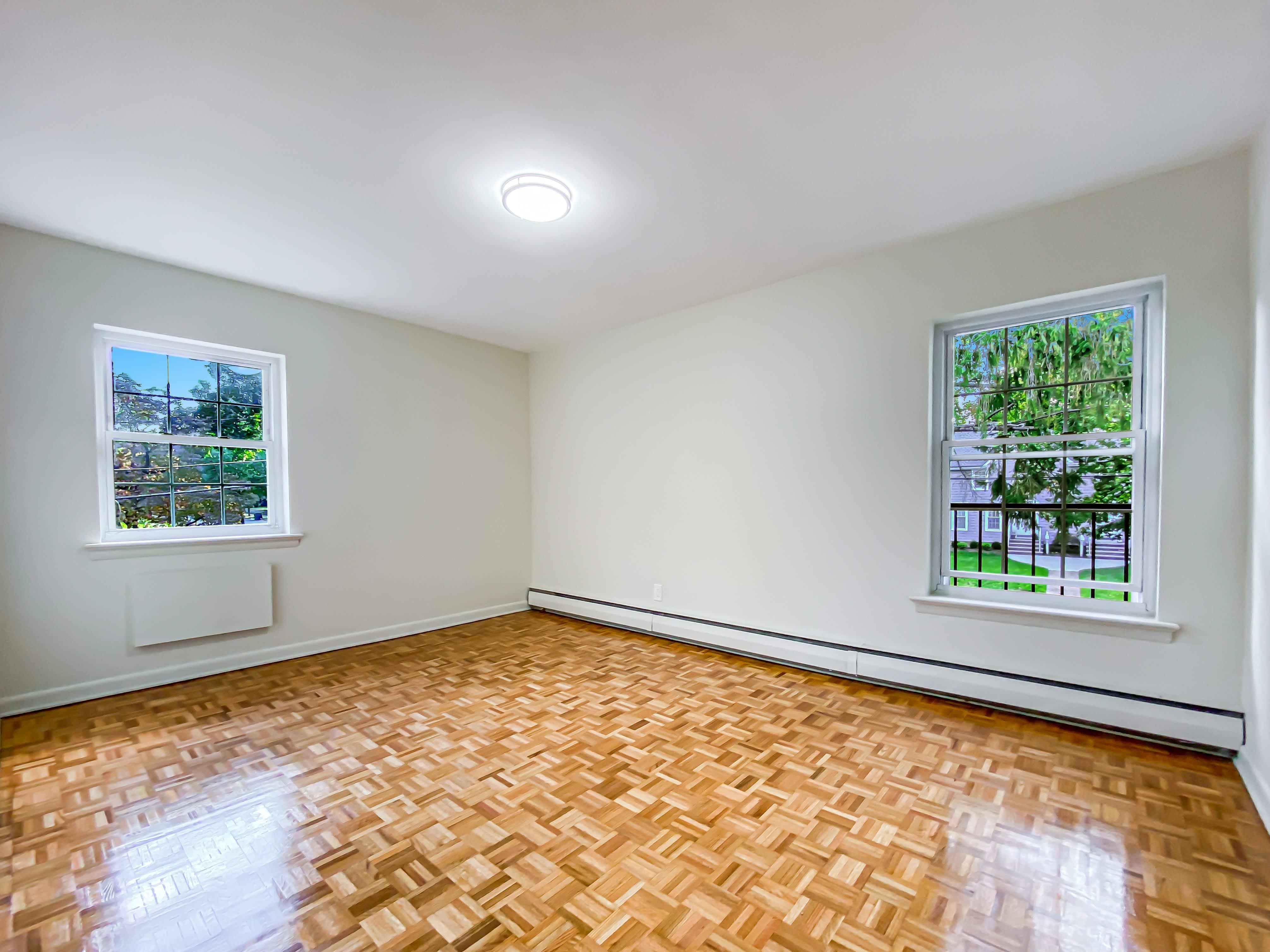 585 Center St – photo 5