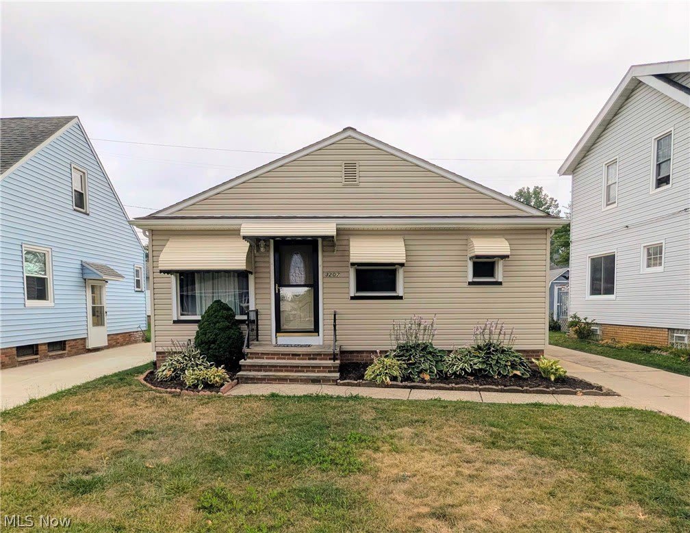 3207 Wellington Avenue – photo 1