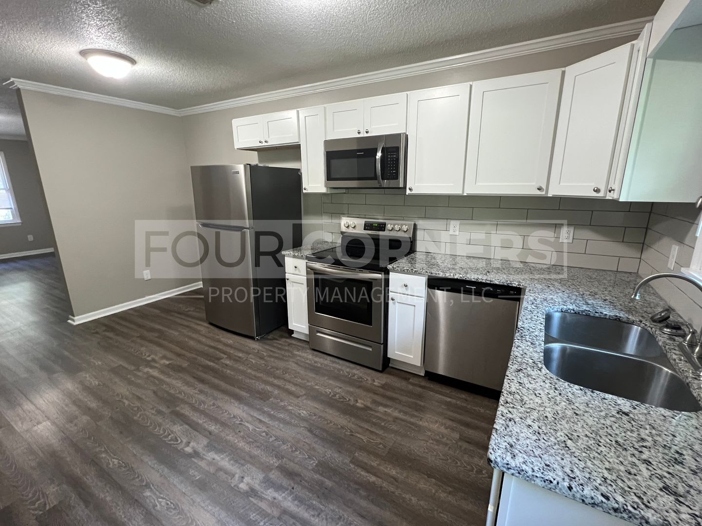 Lovely 2 Bedroom 1 Bath Apartment – photo 4