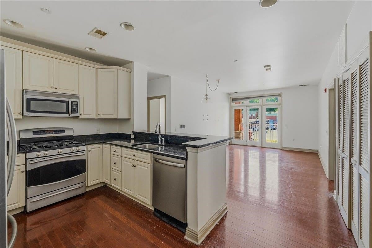 7400 RIVER RD – photo 3