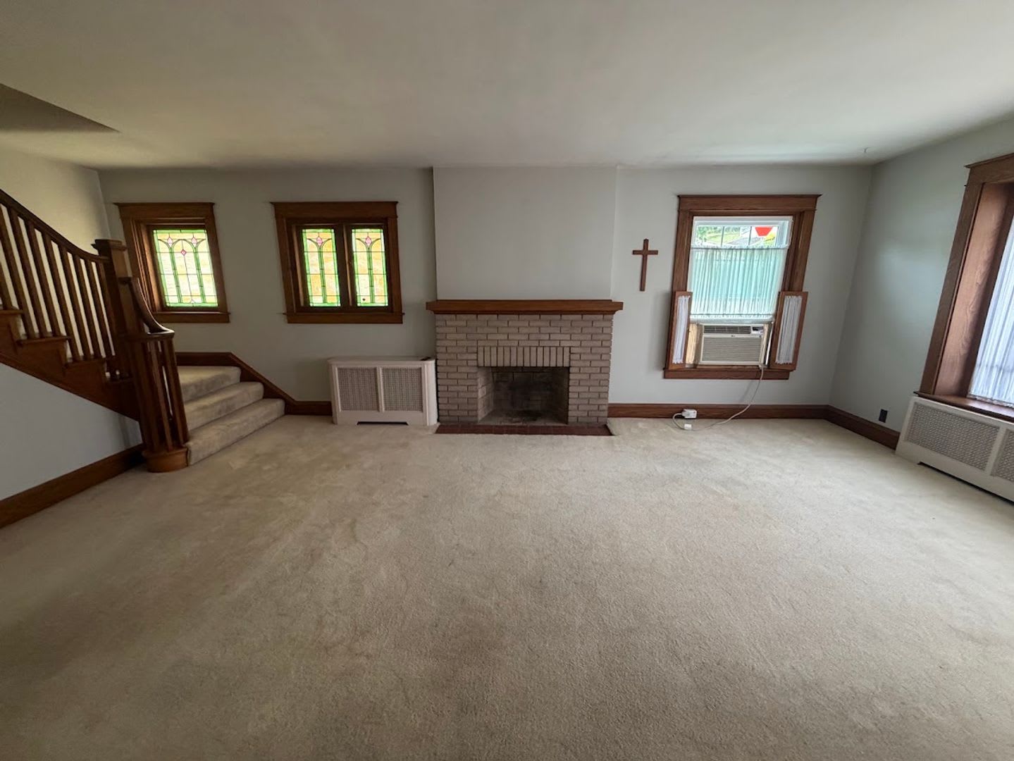 Spacious 4-Bedroom Corner Property Near Transportation & Local Park – photo 2