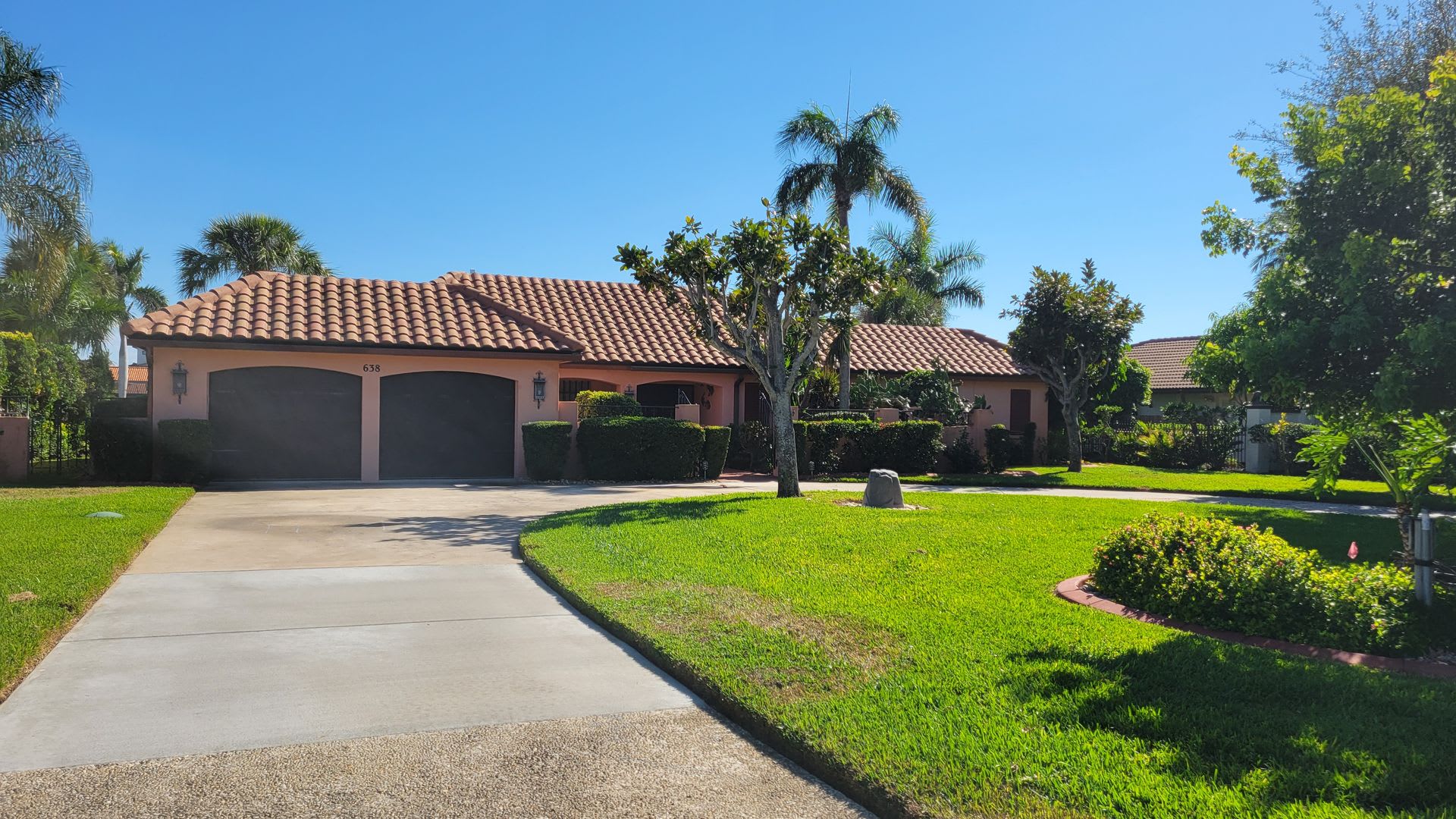 Season Short Term Large 4 3 Canal Home With Heated Pool – photo 1