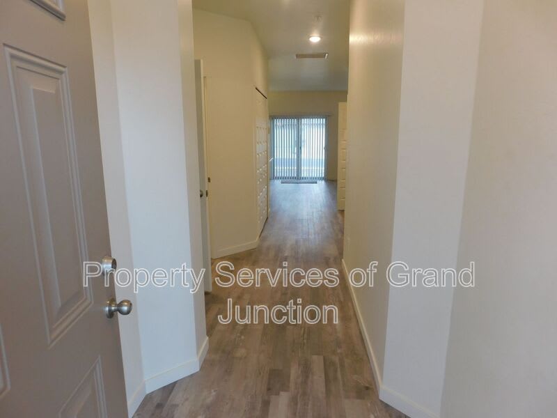 658 Brookwillow Drive – photo 3