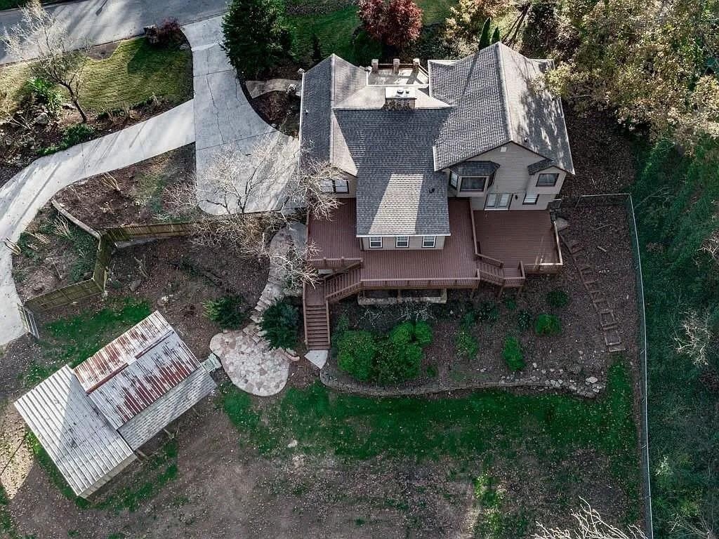 2189 Chartwell Drive – photo 3