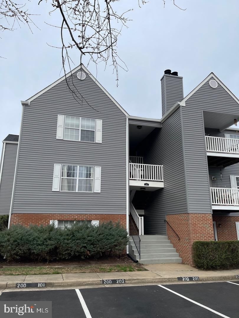 200 Grosvenor Ln. – photo 1