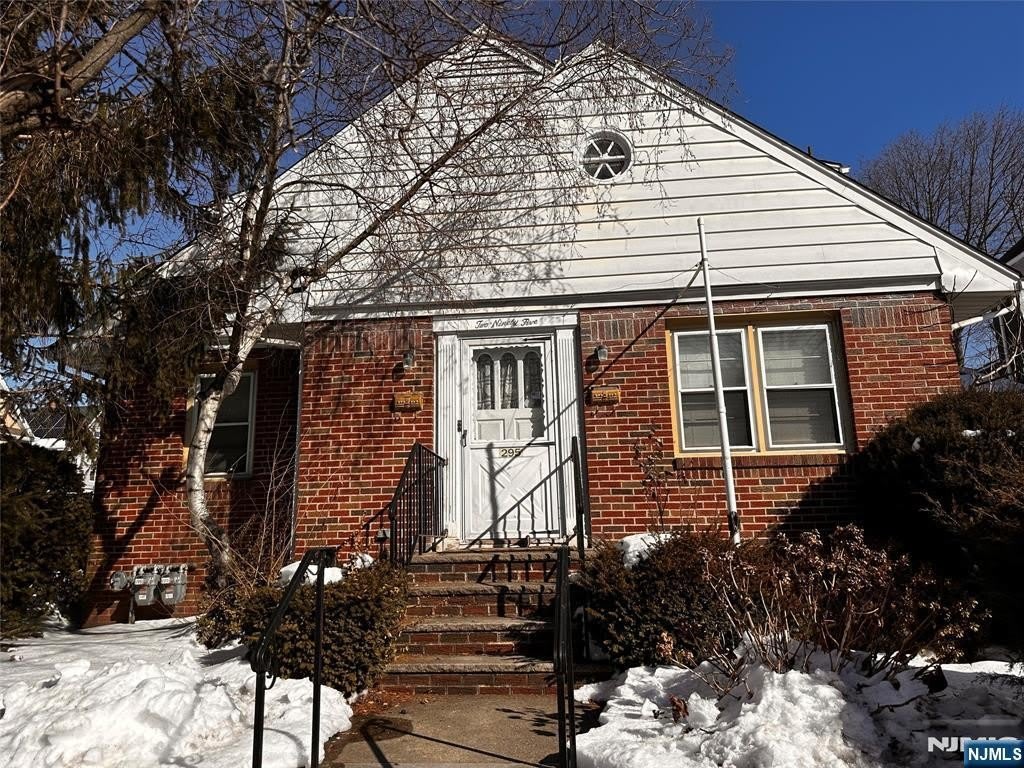 295 Grove Street – photo 1