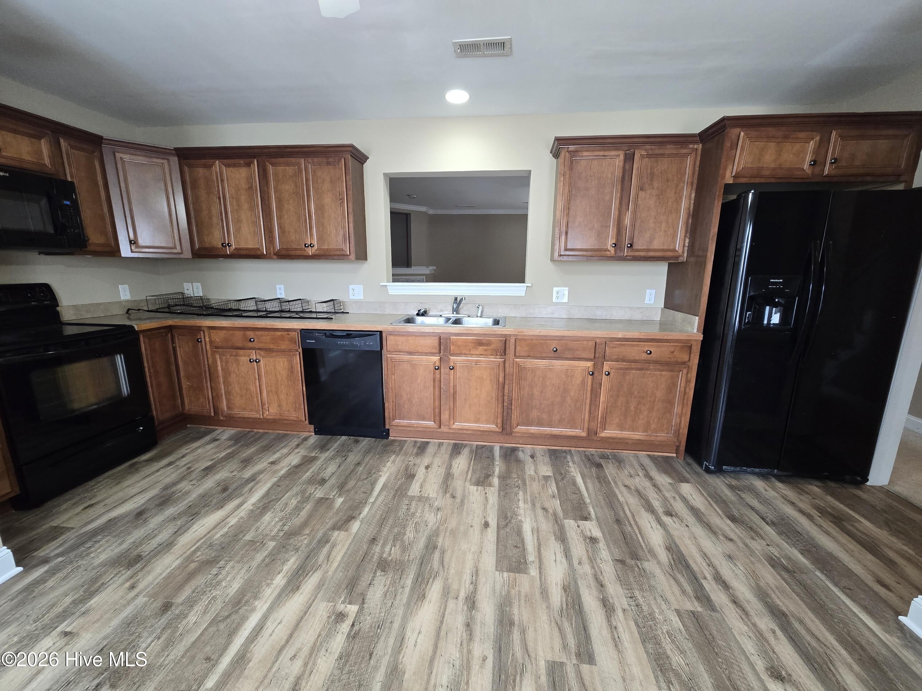 2045 Cambria Drive – photo 5