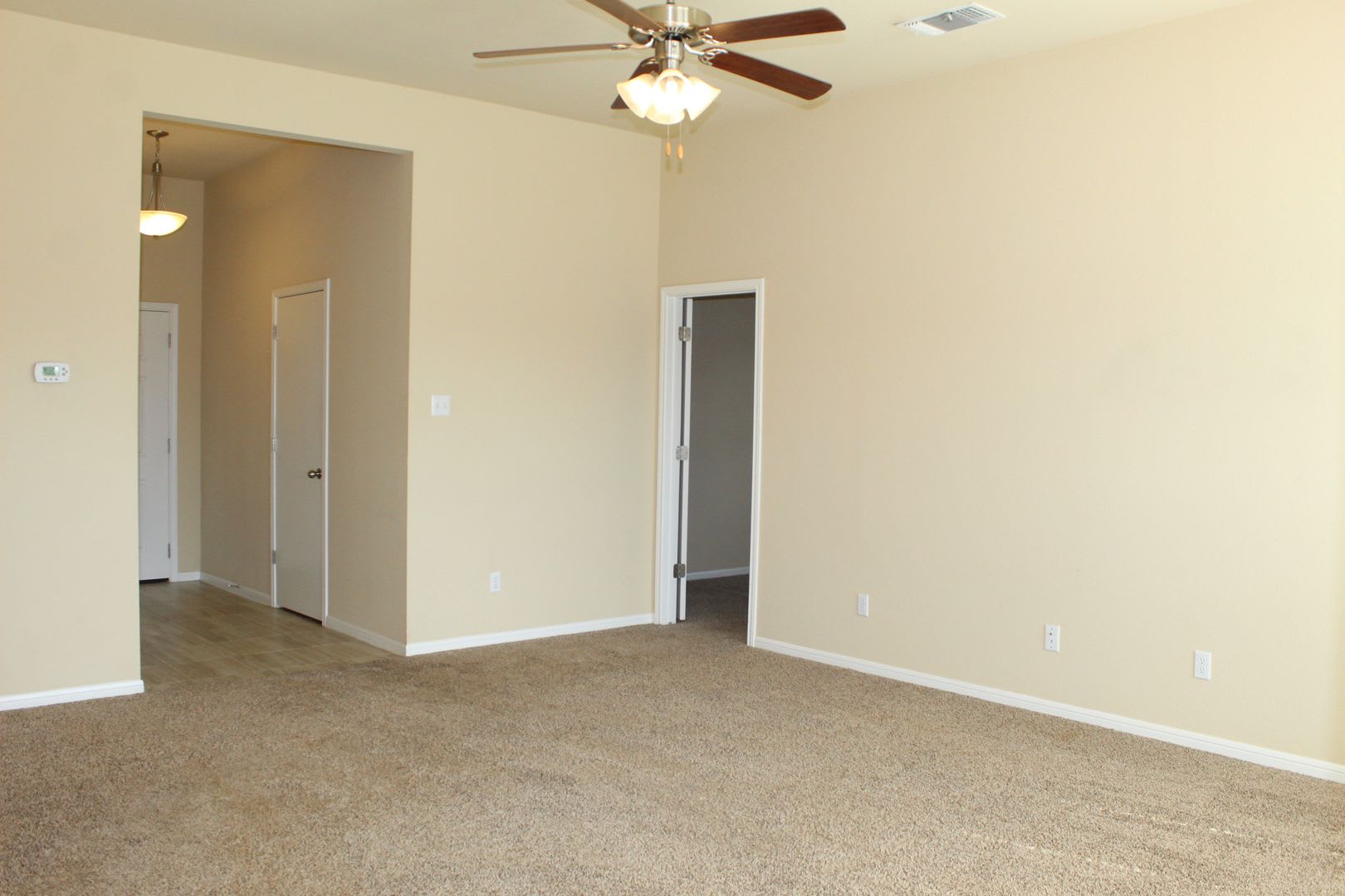 CUTE 3 BEDROOM, 2 BATHROOM – photo 4