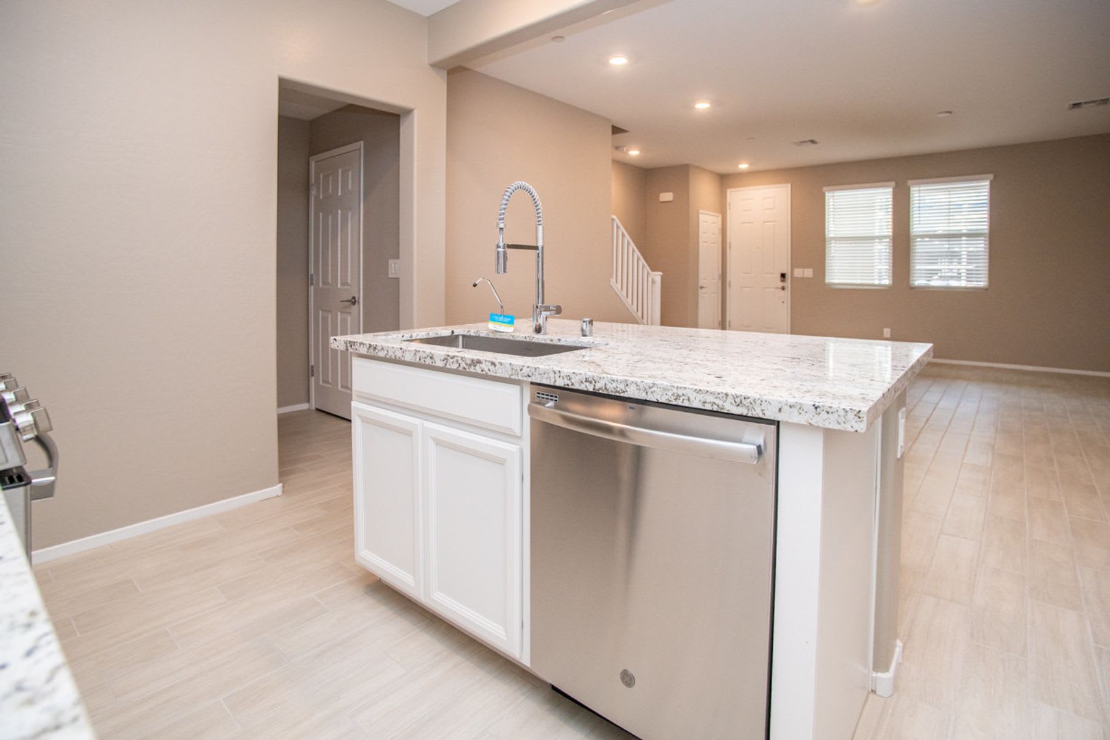 Great Townhome 3/2 in Santa Rosa Community in Summerlin!!! – photo 5