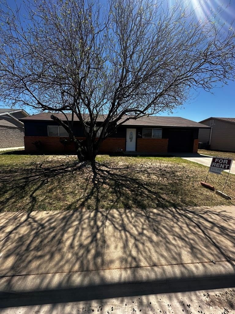 2206 Lyndale Dr – photo 1