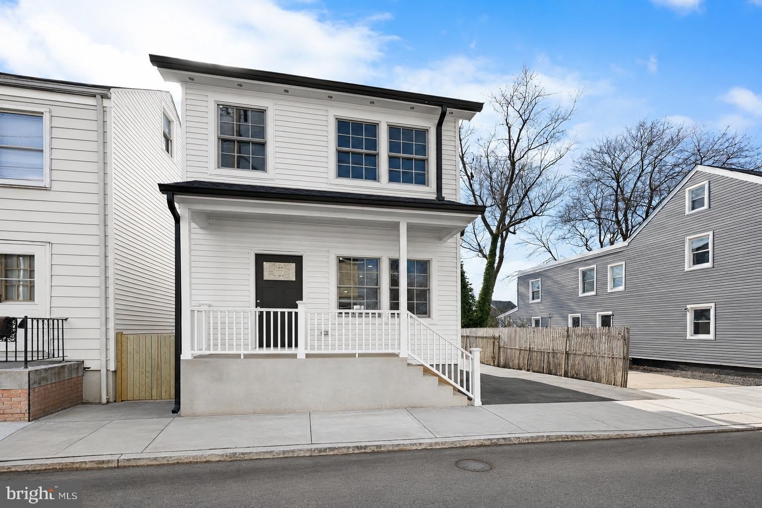 32 WEST Street – photo 2