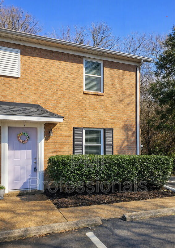 736 E Northfield Blvd – photo 1