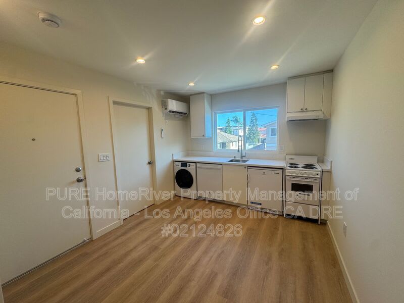 1536 1/2 W 205th St – photo 4