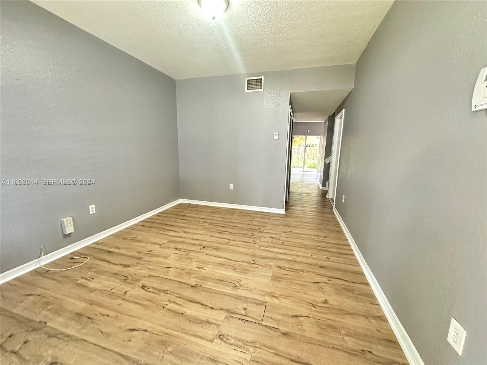 687 Southwest 10th Street – photo 2