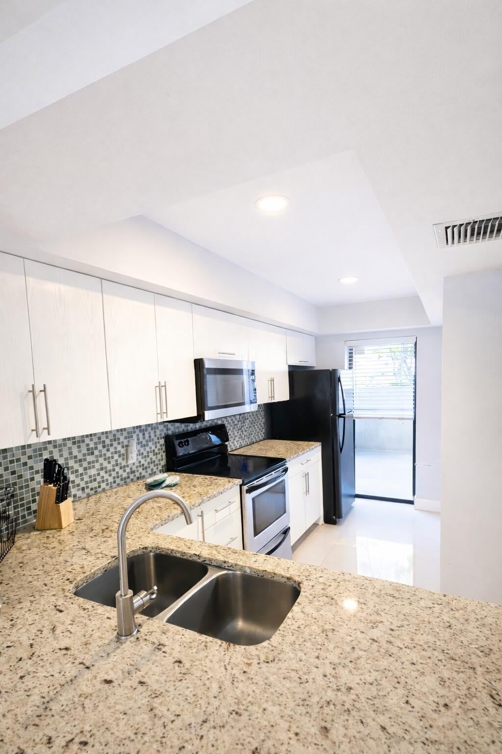 11596 NW 45th Street – photo 1