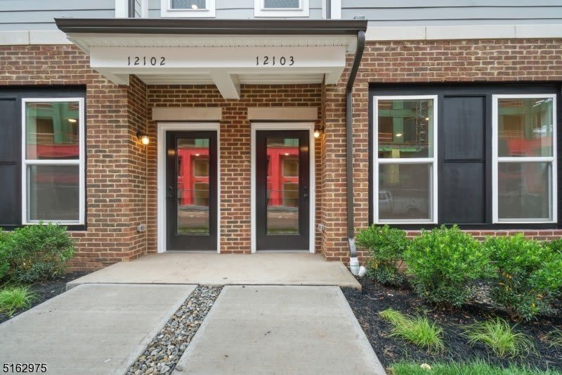 8 Jessica Ln – photo 2