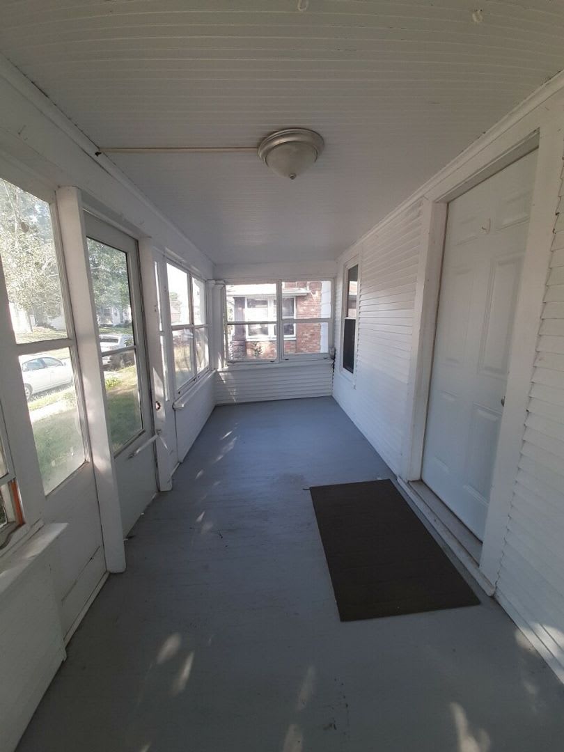 3 bed 1 bath Rock Island Home! – photo 2