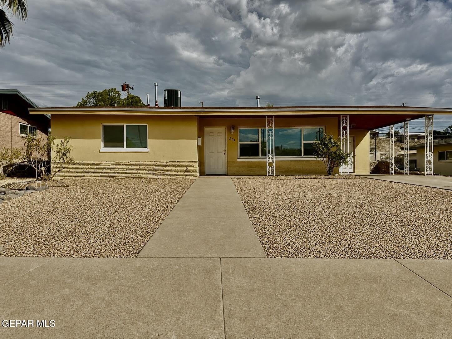 209 SAN SABA Road – photo 1