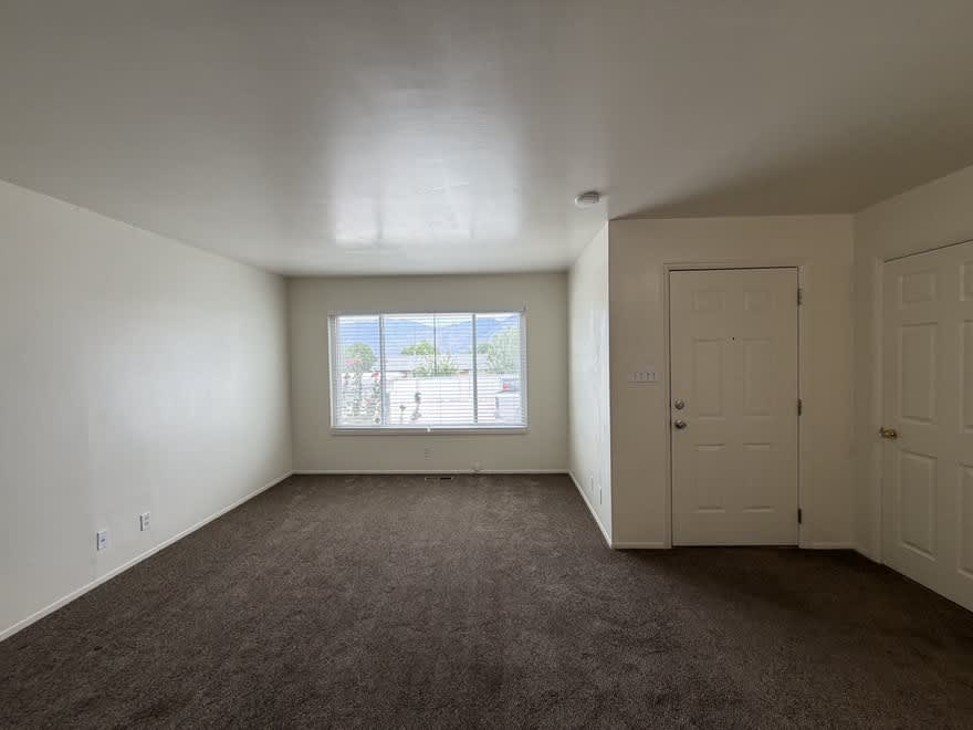 744/746 East 200 North – photo 5