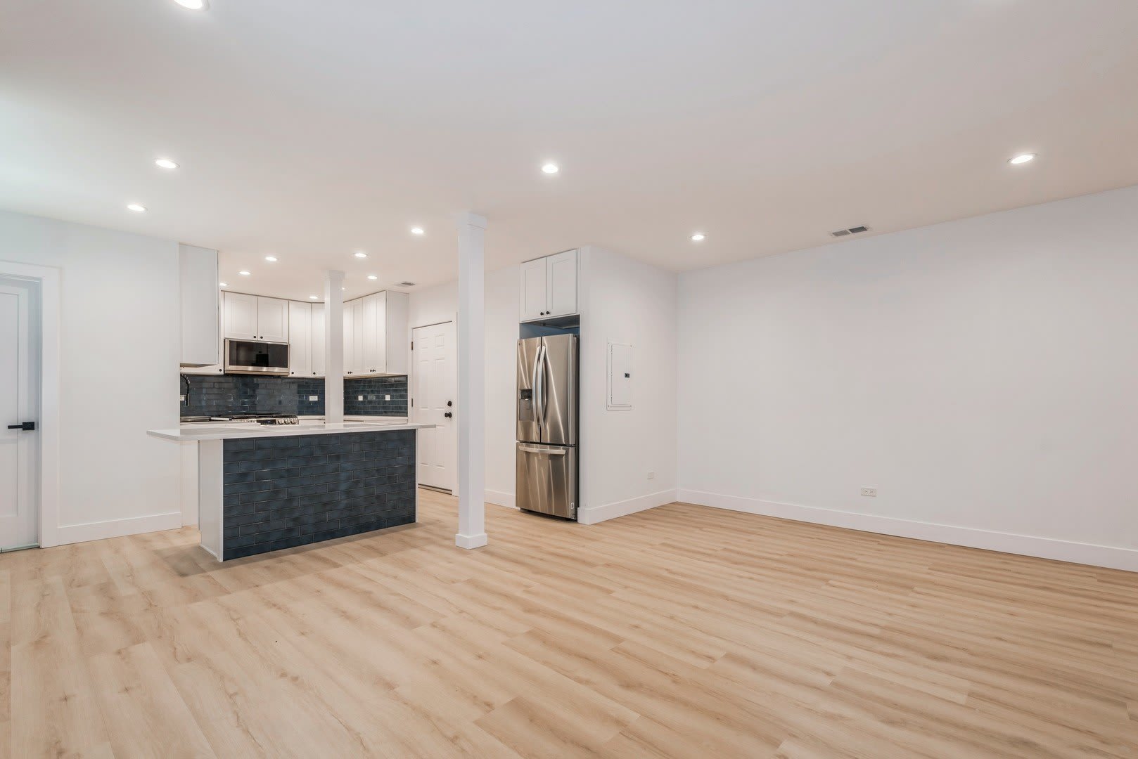 1535 W Estes Avenue – photo 5